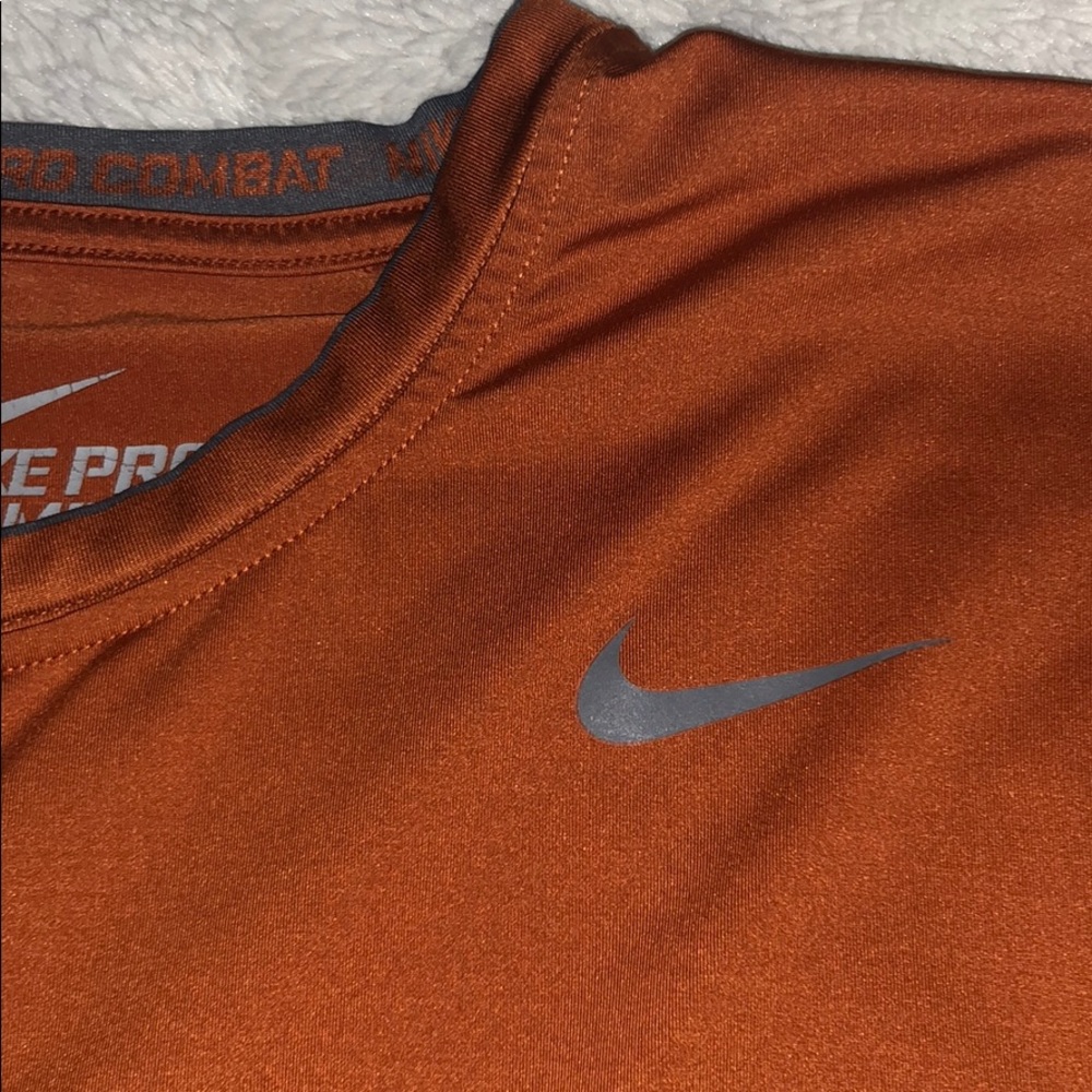 Men’s short sleeve dri fit. NIKE